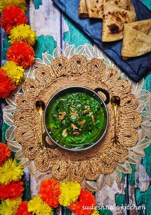 A picture of Restaurant-Style Lehsuni Palak.