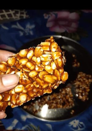 A picture of Peanut chikki.