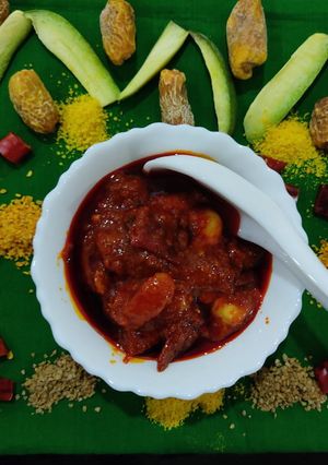 ગોળ કેરી નું અથાણું (Gol keri Athanu Recipe in Gujarati) રેસીપી મુખ્ય ફોટો