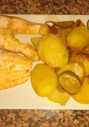 Foto principal de Salmón con verduras