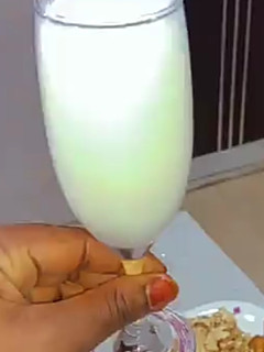 Coconut juice ainihin hoton girkin