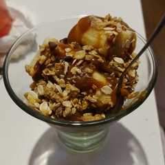 Una foto de Postre banana Split