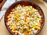 Ensalada de garbanzos, calabacín y zanahoria