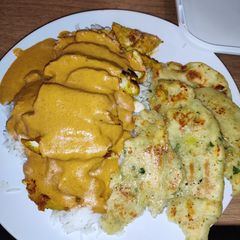 A picture of Butter chicken curry.