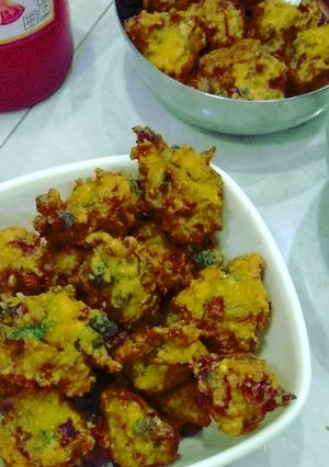 चटपटे मेथी भाजी के पकौड़े(chatpata methi bhaji ke pakoda recipe in hindi) रेसिपी मुख्य फोटो