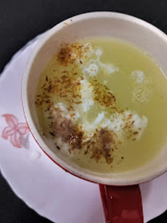 A picture of Lauki soup.