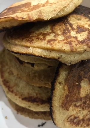 Una foto de Panqueques de banana y avena