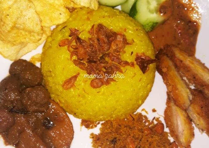 Resep Nasi kuning rice cooker simple dan enak Anti Gagal