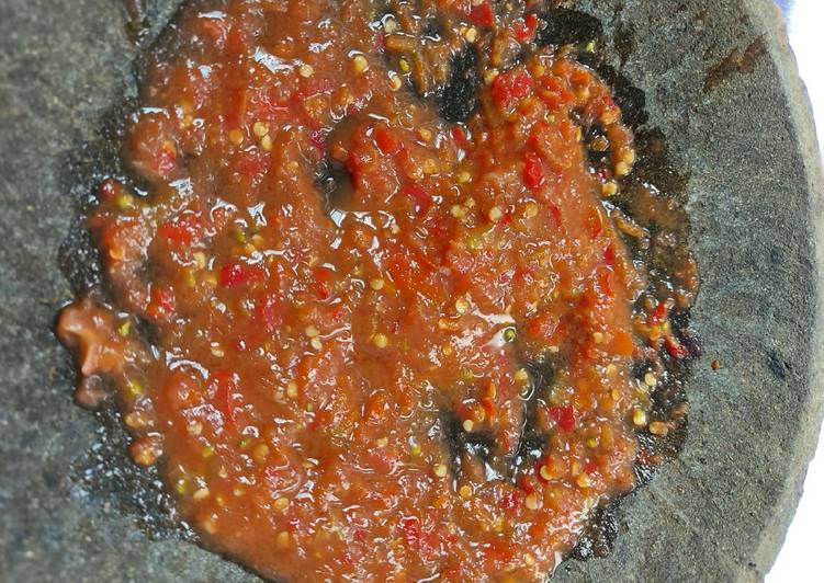 Langkah Mudah untuk Membuat Sambal tomat mentah segar Anti Gagal