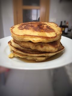 Una foto de Tortitas súper esponjosas de banana (pancakes)