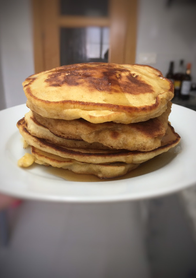 Una foto de Tortitas súper esponjosas de banana (pancakes)