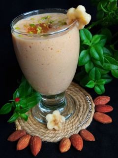 عکسی از دستور اسموتی خرمالو و موز 🌸