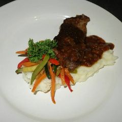 A picture of Brown onion gravy.