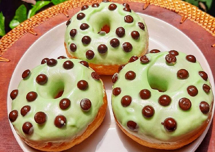 Donat Topping Pandan Chocochips
