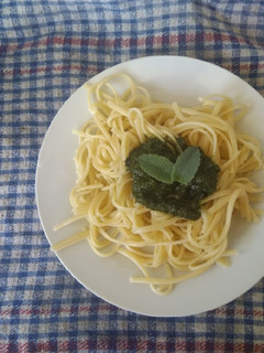 Una foto de ¡pesto!