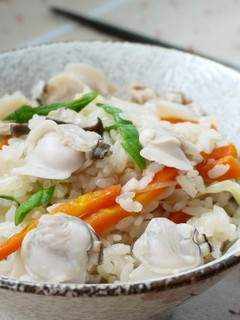 蛤蠣鮮菇炊飯 的食譜成品照片