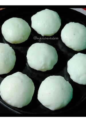 A picture of Manda pitha (rice flour dumplings).