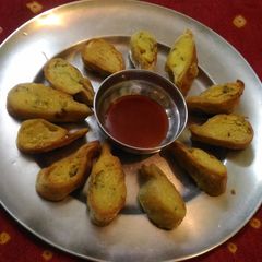 A picture of Fried pitha.