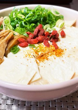 A picture of Healthy Chilled Ramen with Soy Milk and Yuba.