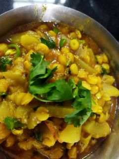 દુધી દાળ નુ શાક (Doodhi Dal Shak Recipe In Gujarati) રેસીપી મુખ્ય ફોટો