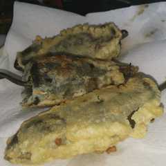 Una foto de Chiles rellenos tempura