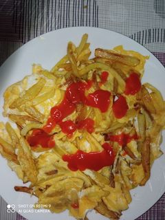 صورة لوصفة طورطية البطاطس المقلية مع صلصة الكاتشاب 😋👍