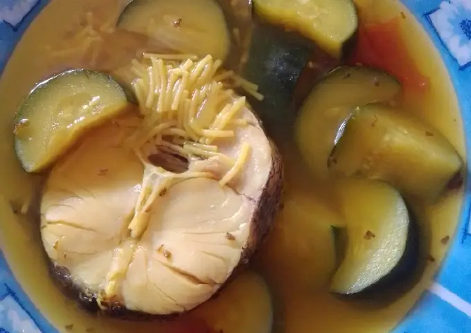 Cómo Preparar  Sopa de calabacín y merluza