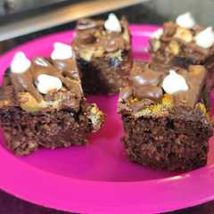 A picture of Budín de chocolate y frutas sin azúcar.