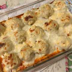 รูปของ Potato ball dengan dengan saus bechamel