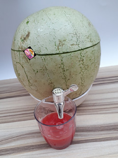 A picture of Watermelon Juice Dispenser.