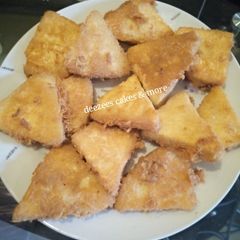 A picture of Fried triangle yam.