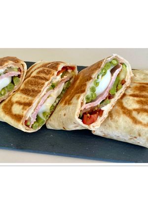 Une photo de Wrap haricots verts courgettes œuf et jambon