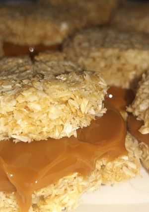 Una foto de Alfajores de avena y coco 🥥🥥