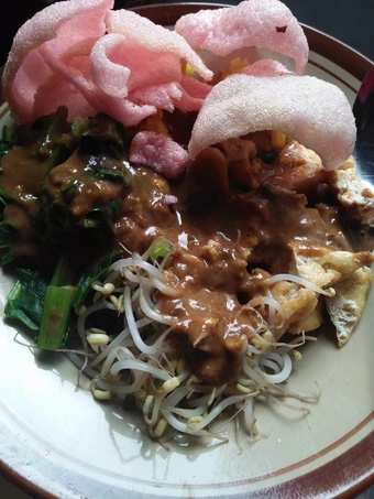 Langkah Gampang Membikin Resep Rujak petis yang Enak Banget Anti Ribet, Lezat Sekali