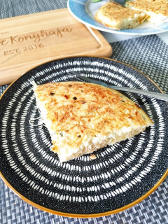 Sajtos, burgonyás, tojásos omlett gluténmentesen recept fotója