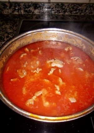 Una foto de Mollejas con tomate