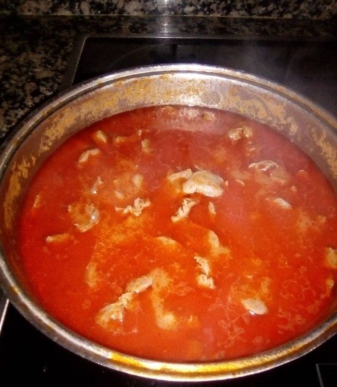 Una foto de Mollejas con tomate