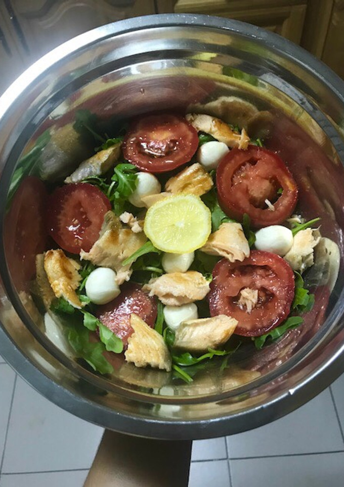 Una foto de Ensalada completa y ligera
