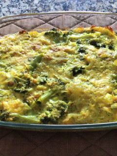 Una foto de Brócoli y papas gratinadas