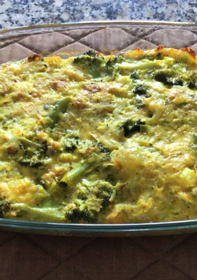 Una foto de Brócoli y papas gratinadas