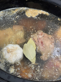 Una foto de Caldo de huesos