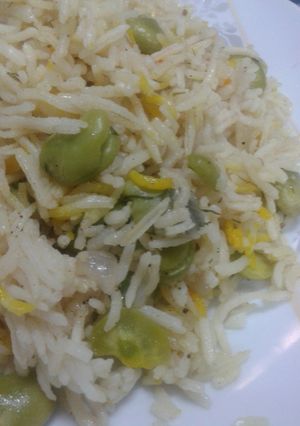 صورة لوصفة رز بالفول الأخضر