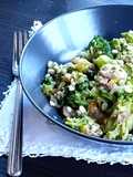 Orzo,piselli e lenticchie con funghi e broccoli verdi