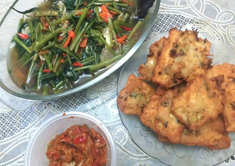 Cara Gampang Membuat Tumis kangkung pedas saus tiram favorite suamik Anti Gagal