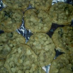 A picture of Papa's Oatmeal Raisin Cookies.