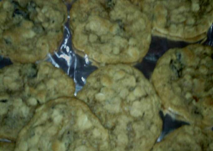 Recipe of Jamie Oliver Papa&#39;s Oatmeal Raisin Cookies