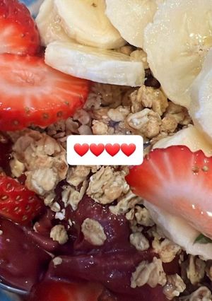 Foto de Açaí com Frutas e Granola