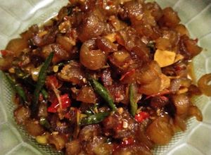 Foto resep 3) Tumis kikil sapi kecap cabe ijo