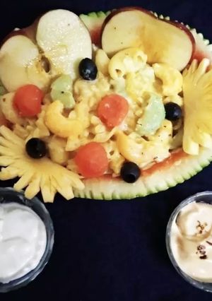 A picture of Fruity Macroni salad.
