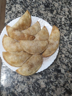 Una foto de Empanadillas rellenas de manzana, canela y brandy